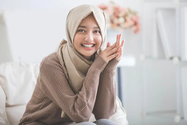 Rambut Tipis? Ini Cara Menebalkannya untuk Wanita Berhijab