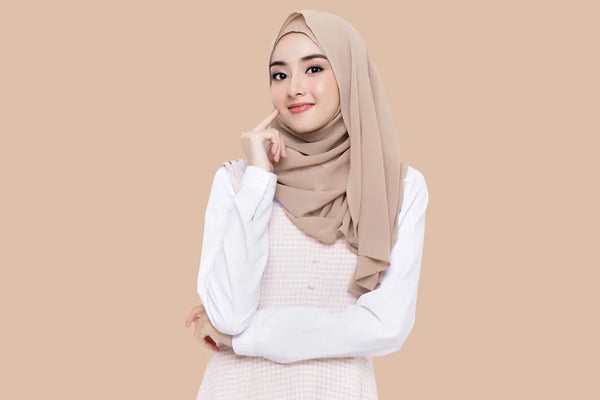 Ingin Rambut Cepat Panjang Meski Berhijab? Ini Rahasia Perawatannya