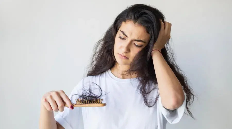 Awas! 5 Hal Ini Dapat Menjadi Penyebab Rambut Rontok Parah pada Wanita